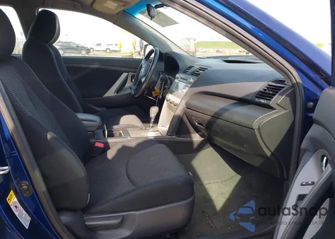 2010 Toyota Camry Se z USA, uszkodzony, nr VIN 4T1BF3EK8AU515515
